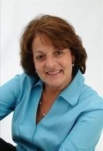 Real Estate Agent Sandy Campbell